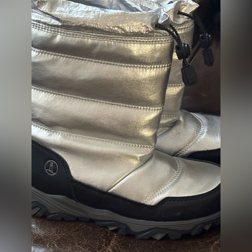 Lands’ End Girls Size 2 Silver Boots - Picture 4 of 8